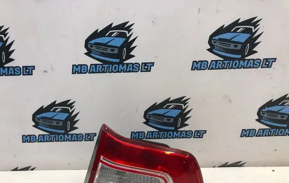 Tailgate rear/tail lights