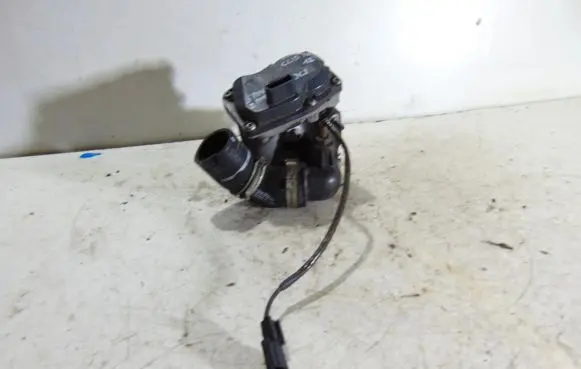 Renault Clio IV EGR valve 147103371R