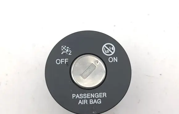Hyundai i20 (BC3 BI3) Passenger airbag on/off switch 