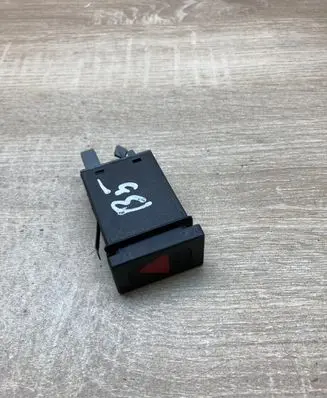 Volkswagen PASSAT B5 Hazard light switch 3B0953235B