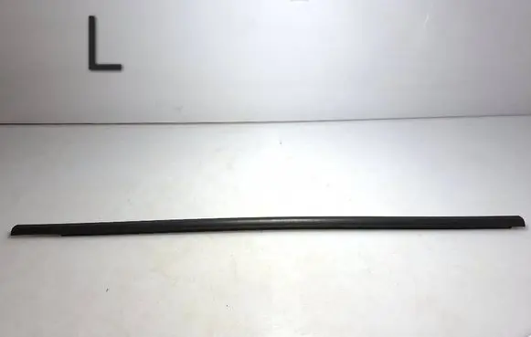 Volkswagen Golf VII Front door glass trim molding 5G4837477 5GM837477