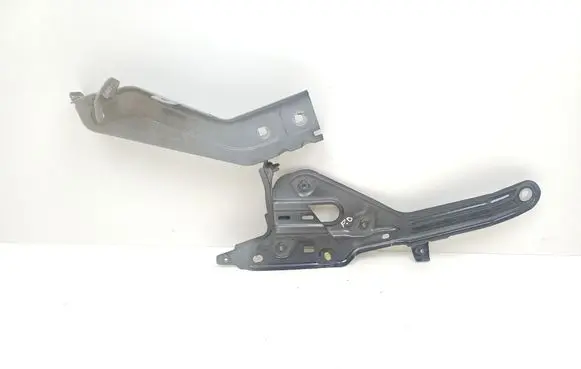 Smart ForFour II W453 Fender mounting bracket 631426182R 631467979R