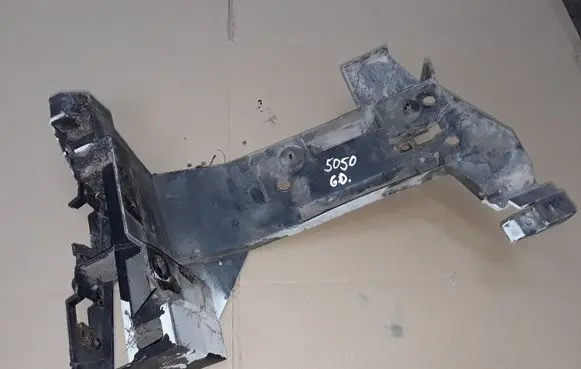 Opel Movano B Rear bumper mounting bracket 7701692586