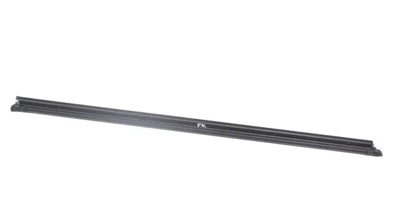 Opel Mokka Front door glass trim molding 5G4839479B