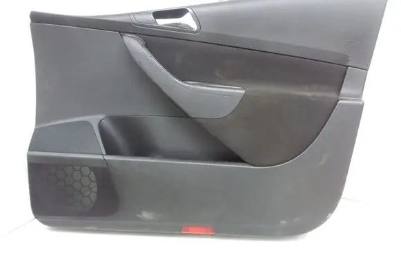 Volkswagen PASSAT B6 Front door card panel trim 3C1867012