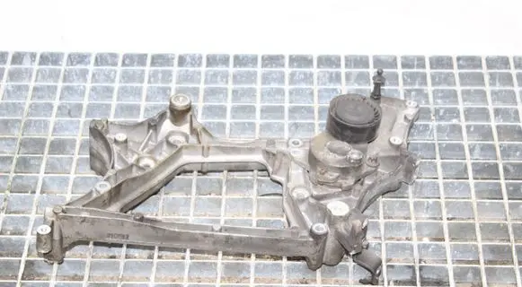 Mercedes-Benz E A207 Generator/alternator bracket A6512011909