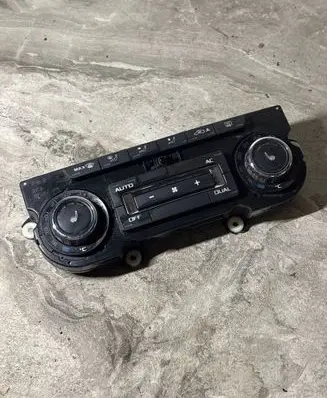 Skoda Octavia Mk2 (1Z) Climate control unit 3T0907044AS 5HB00974945