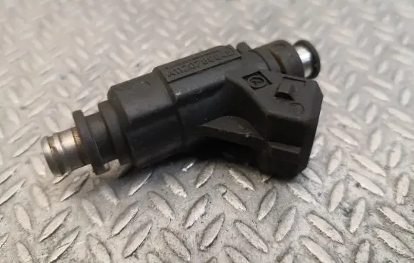 Mercedes-Benz CLK A208 C208 Fuel injector 1120780049