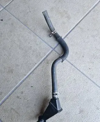 Toyota Avensis T270 Engine coolant pipe/hose