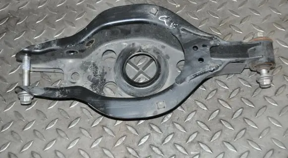 Lexus RC Rear upper control arm/wishbone