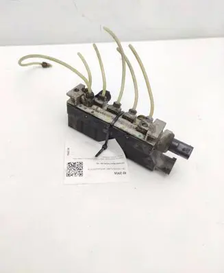 Mercedes-Benz S W220 Air suspension valve block A2203200258