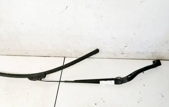Opel Insignia A Front wiper blade arm 13227398