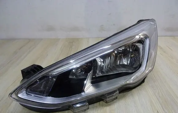 Ford Focus Headlight/headlamp JX7B13W030AE