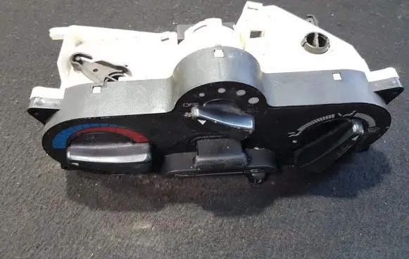 Mitsubishi Carisma Climate control unit