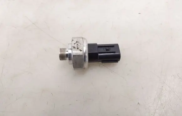 Toyota Camry VIII XV70 Air conditioning (A/C) pressure sensor 09C06G