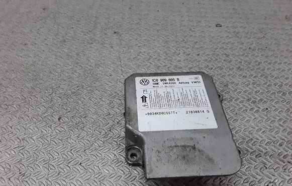 Volkswagen PASSAT B5.5 Airbag control unit/module 1C0909605B 5WK43124