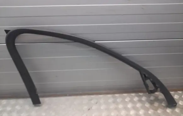 Audi A8 S8 D4 4H Front door window/glass frame 4H0867609A