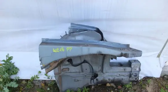 Mercedes-Benz CLS C218 X218 Front quarter panel 