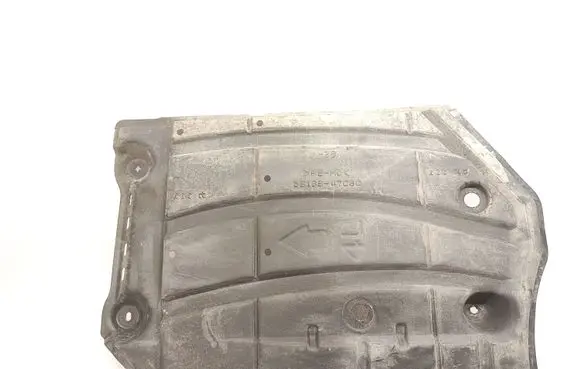 Center/middle under tray cover