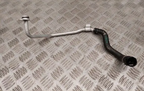 BMW X1 F48 F49 Engine coolant pipe/hose 7617381 8606015