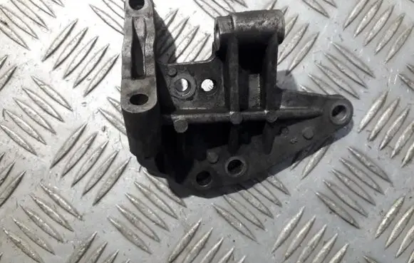 Peugeot Expert Engine mounting bracket 25365224
