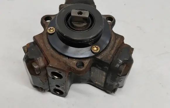 Mercedes-Benz C W203 Fuel injection high pressure pump 0445010008 A6110700501 6110700501