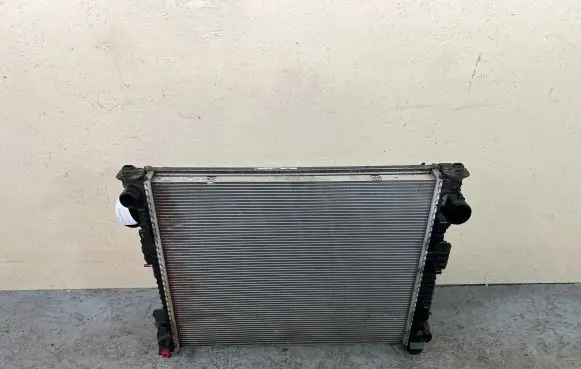 Jeep Grand Cherokee Radiator set 68273308AA 55038004AE S68360080707