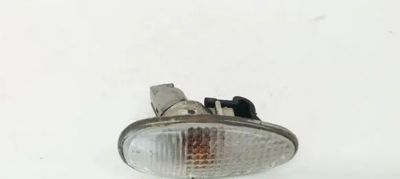 Mitsubishi Outlander Front fender indicator light 