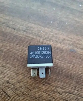 Audi A8 S8 D2 4D Other relay 431951253H