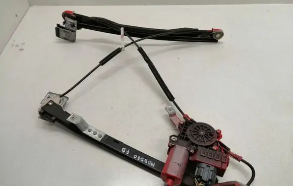 Ford Mondeo Mk III Front door window regulator with motor 0130821771