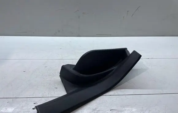 Volkswagen Tiguan Rear seat side top trim 5N0868269
