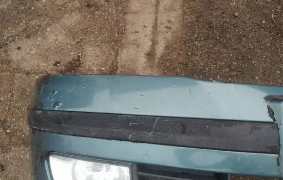 Front bumper splitter molding