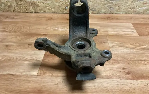 Front wheel hub