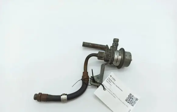 Jaguar XJS Fuel pressure regulator 73239A EAC8122 0280160234