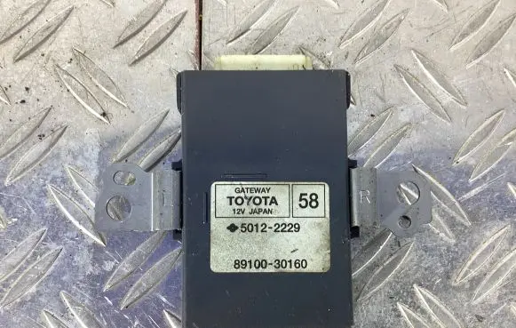 Lexus RC Gateway control module 8910030160