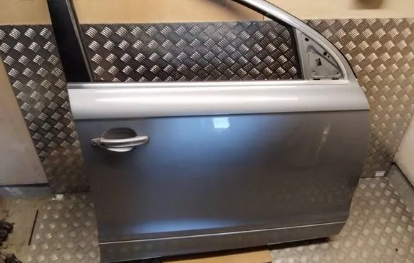 Audi Q7 4L Front door 