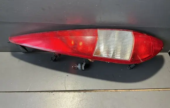 Ford Mondeo Mk III Rear/tail lights 1S7113405C