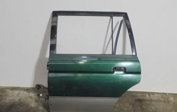 Mitsubishi Pajero Rear door