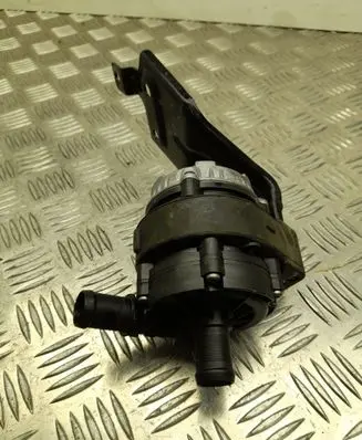 Nissan Juke II F16 Webasto circulation pump for autonomous heater 210102284R
