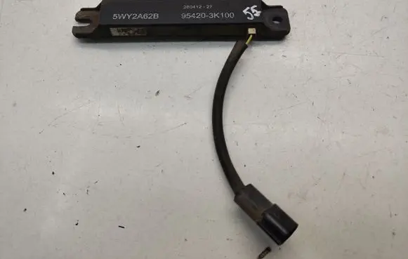 KIA Optima Aerial antenna amplifier 954203K100