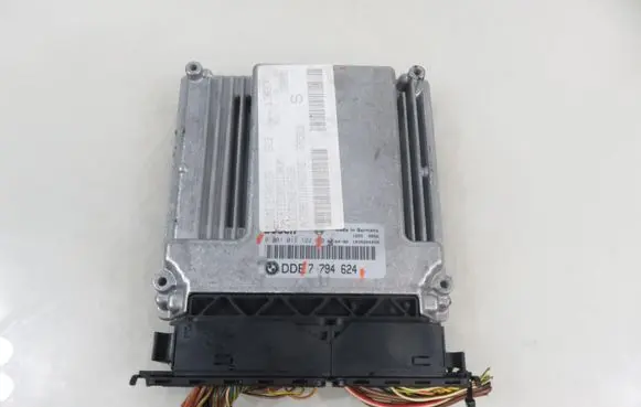 BMW 3 E46 Engine control unit/module 7794624 0281011122