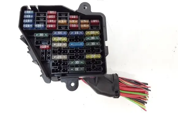 Audi A4 S4 B6 8E 8H Fuse module
