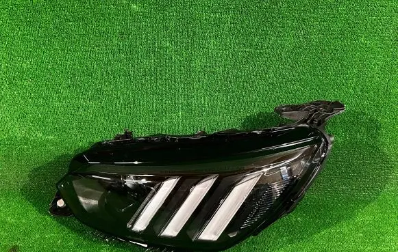 Peugeot 208 Headlight/headlamp