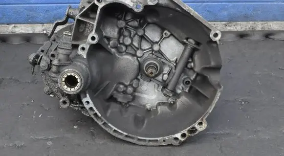 Peugeot 206 Manual 7 speed gearbox 20CN05