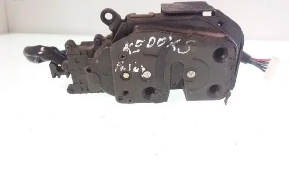 Mazda Xedos 6 Front door lock 1528007140