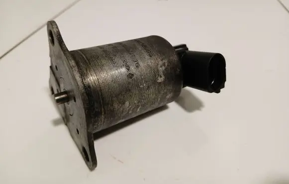 Renault Megane II EGR valve 8200293950 04T315 7700107471