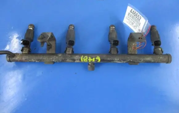 Chrysler Grand Voyager III Fuel main line pipe
