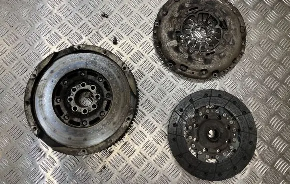 Lexus IS 220D-250-350 Clutch set kit