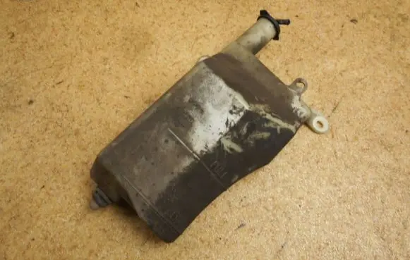 Toyota Land Cruiser (J100) Coolant expansion tank/reservoir 