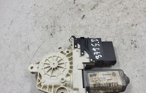 Seat Leon (1P) Rear door window regulator motor 